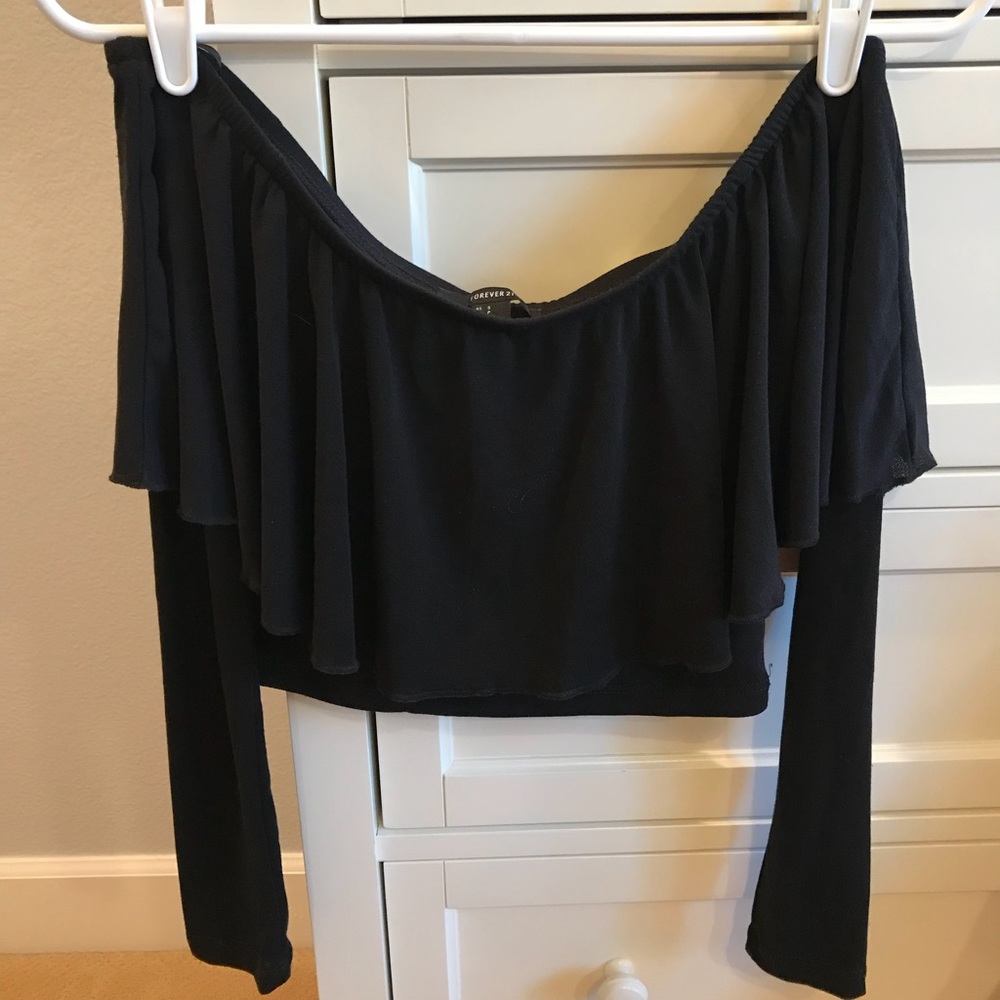 Off the shoulder long sleeve crop